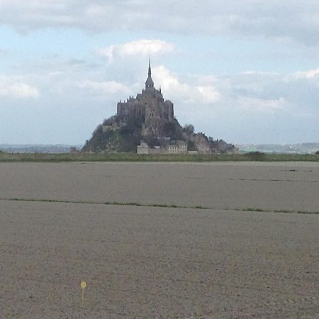 Chambres D'Hotes Dans La Baie Du Mt St Michel Carolles Exterior foto